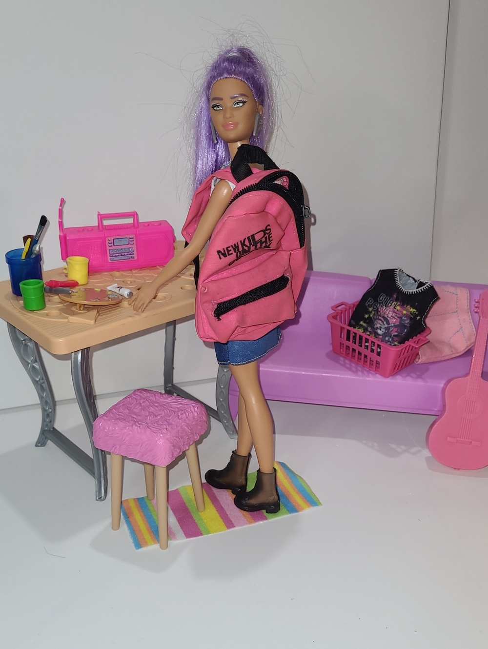 Barbie Fashionista,  Artist   And Groopie Of NEW Kids On The Block !